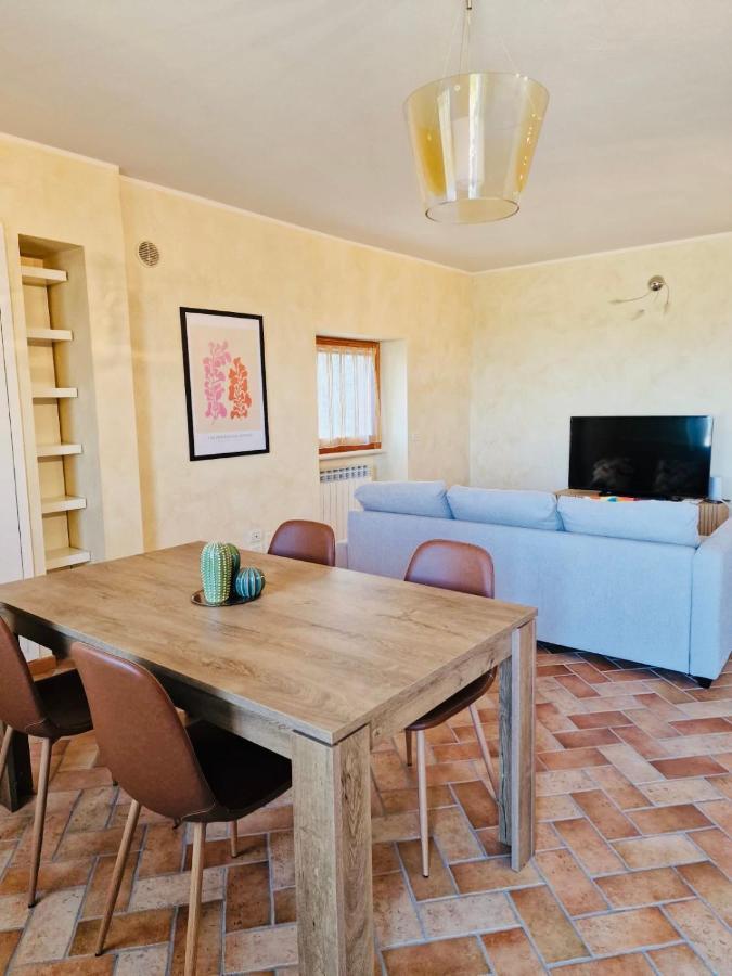 Ferienwohnung Thomas' Castle Pozzolengo Exterior foto